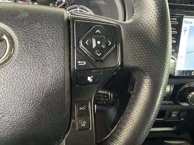 Used 2020 Toyota 4Runner TRD Off-Road AWD/4WD image 16