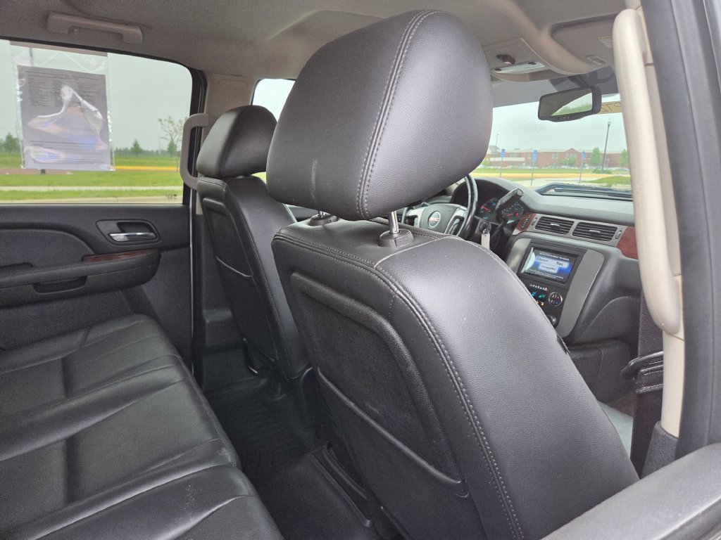 Used 2013 GMC Sierra 2500 SLT w/ Suspension Package, Off-Road AWD/4WD image 29