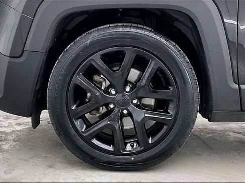 Used 2017 Jeep Renegade Altitude FWD image 10