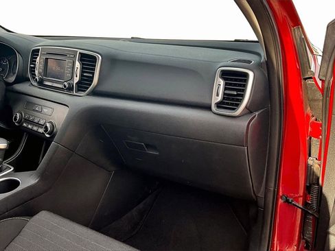 Used 2018 Kia Sportage LX image 16