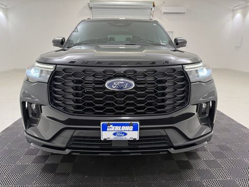 Used 2025 Ford Explorer ST-Line AWD/4WD image 2