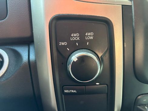 Used 2016 RAM 2500 SLT w/ Luxury Group image 23