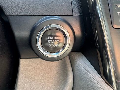 Used 2012 Toyota Camry XLE w/ Convenience Pkg image 26