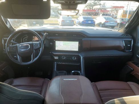 Used 2024 GMC Sierra 3500 Denali Ultimate image 9