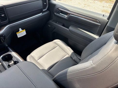 New 2026 Chevrolet Silverado 1500 LT Trail Boss w/ LT Trail Boss Premium Package AWD/4WD image 9