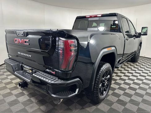 Used 2025 GMC Sierra 2500 AT4 w/ AT4 Premium Plus Package AWD/4WD image 5
