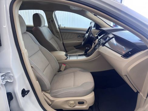 Used 2015 Ford Taurus SEL FWD image 10