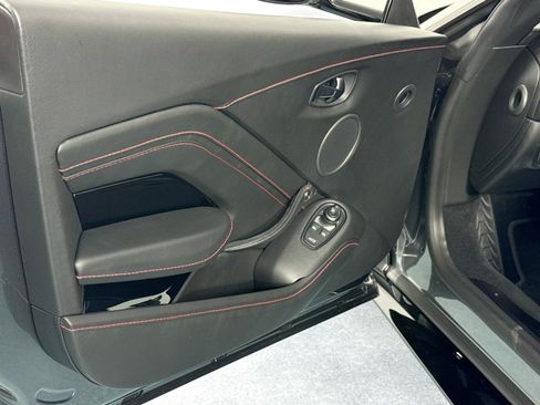Used 2020 Aston Martin V8 Vantage Coupe RWD image 19