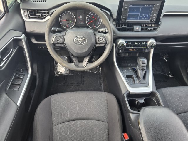 Used 2021 Toyota RAV4 XLE w/ Convenience Package FWD image 14