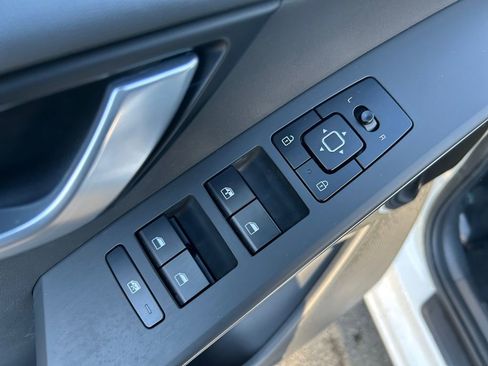 Used 2023 Kia Niro EX FWD image 23