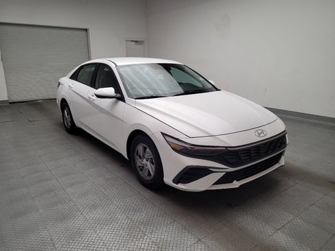 Used 2024 Hyundai Elantra SE image 13