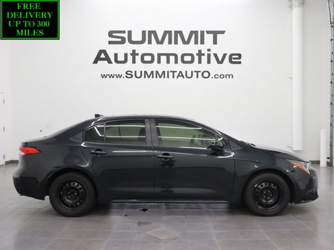 Used 2021 Toyota Corolla LE FWD image 1
