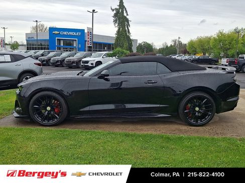 Used 2022 Chevrolet Camaro SS RWD image 9