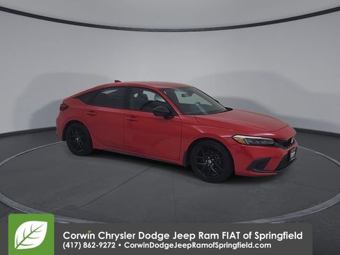 Used 2022 Honda Civic Sport image 2