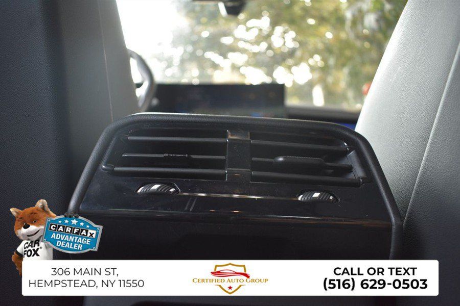 Used 2025 BMW 530i RWD image 28