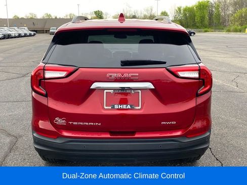 Certified 2023 GMC Terrain SLE w/ Driver Convenience Package AWD/4WD image 4