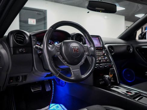 Used 2014 Nissan GT-R Premium AWD/4WD image 17