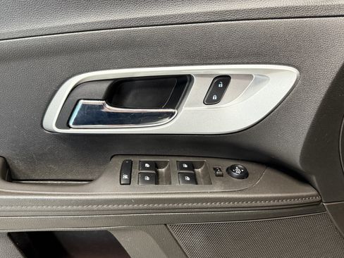 Used 2012 Chevrolet Equinox LS FWD image 17