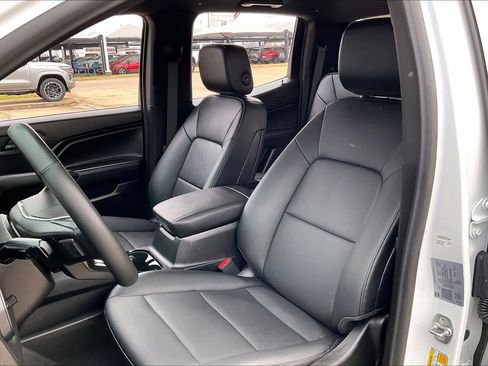 Used 2025 Chevrolet Colorado Trail Boss image 9