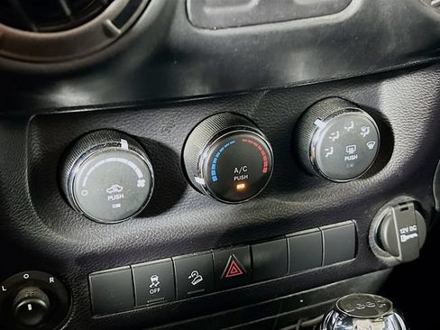Used 2016 Jeep Wrangler Sport w/ Quick Order Package 24S AWD/4WD image 18