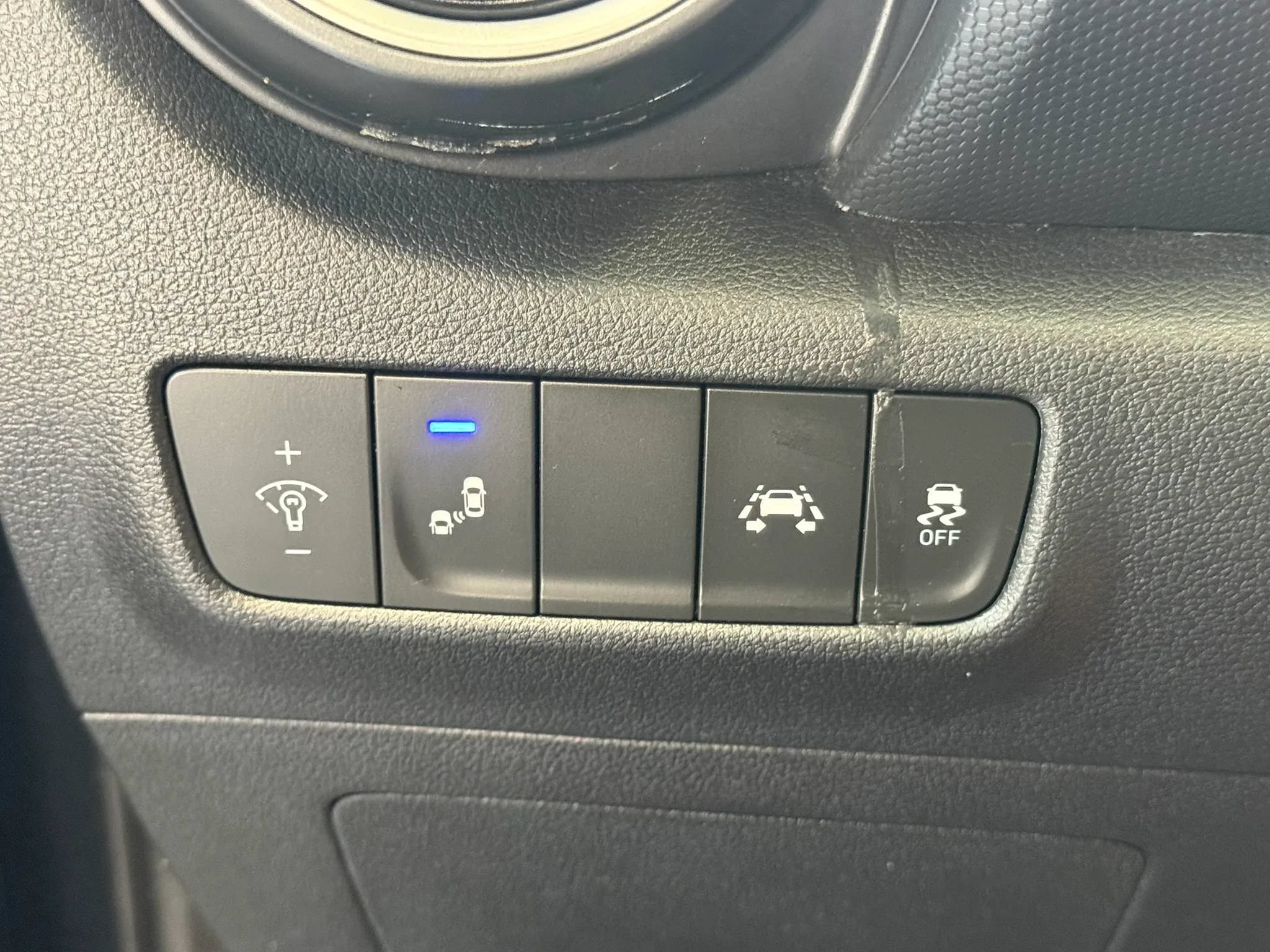 Used 2020 Hyundai Kona SEL FWD image 29
