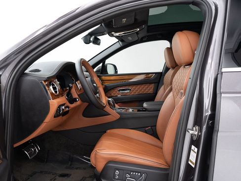 Certified 2022 Bentley Bentayga AWD/4WD image 15