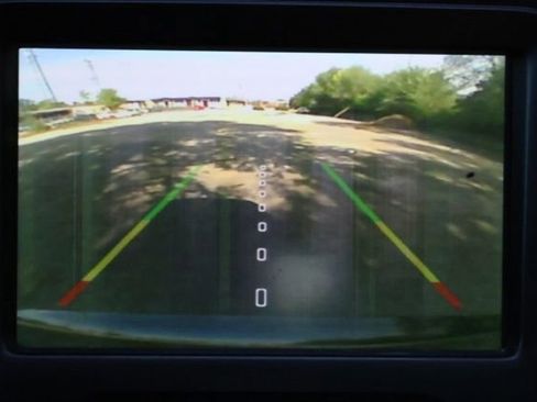 Used 2019 Jeep Renegade Latitude w/ Cold Weather Group image 17