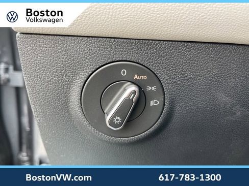 New 2025 Volkswagen Taos SEL image 15