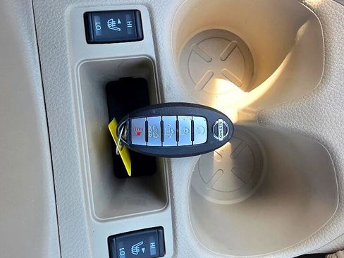 Used 2020 Nissan Rogue SL w/ Premium Package image 13