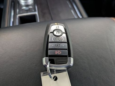 Certified 2022 Ford Expedition Platinum image 35