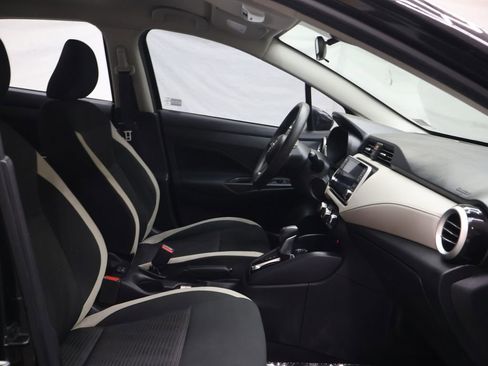 Used 2021 Nissan Versa SV FWD image 10