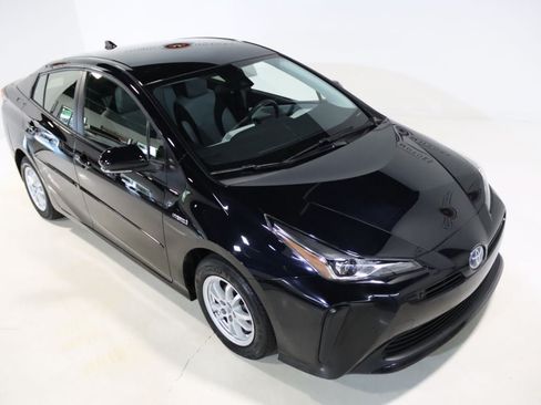 Used 2021 Toyota Prius LE FWD image 22