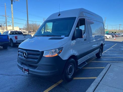 Used 2023 Mercedes-Benz Sprinter 2500 image 3