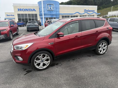 Used 2019 Ford Escape Titanium AWD/4WD image 18