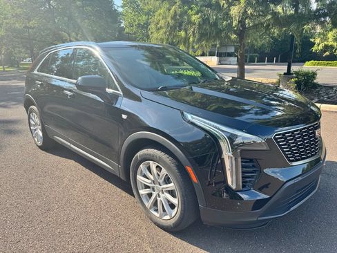 Used 2021 Cadillac XT4 Luxury w/ Cold Weather Package AWD/4WD image 4
