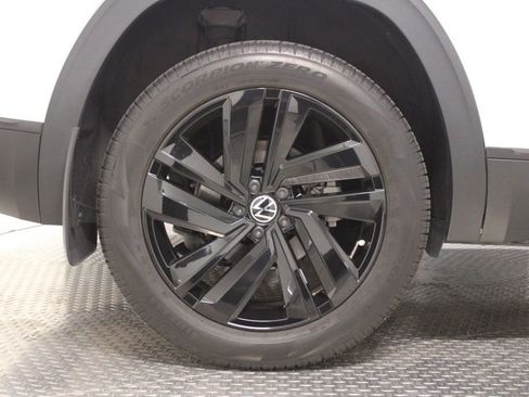 Used 2021 Volkswagen Atlas Cross Sport SE FWD image 13