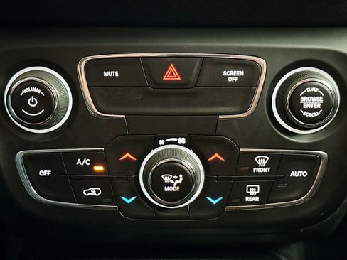 Used 2018 Jeep Compass Trailhawk w/ Leather Interior Group AWD/4WD image 19