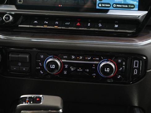 Used 2023 GMC Sierra 1500 SLT AWD/4WD image 19