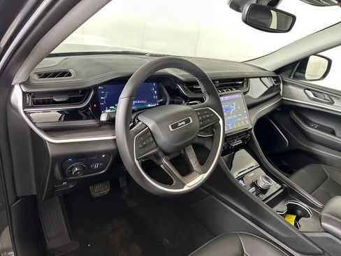 Used 2024 Jeep Grand Cherokee Limited 4xe AWD/4WD image 13