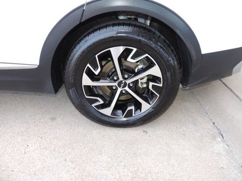 Used 2023 Kia Sportage EX image 10