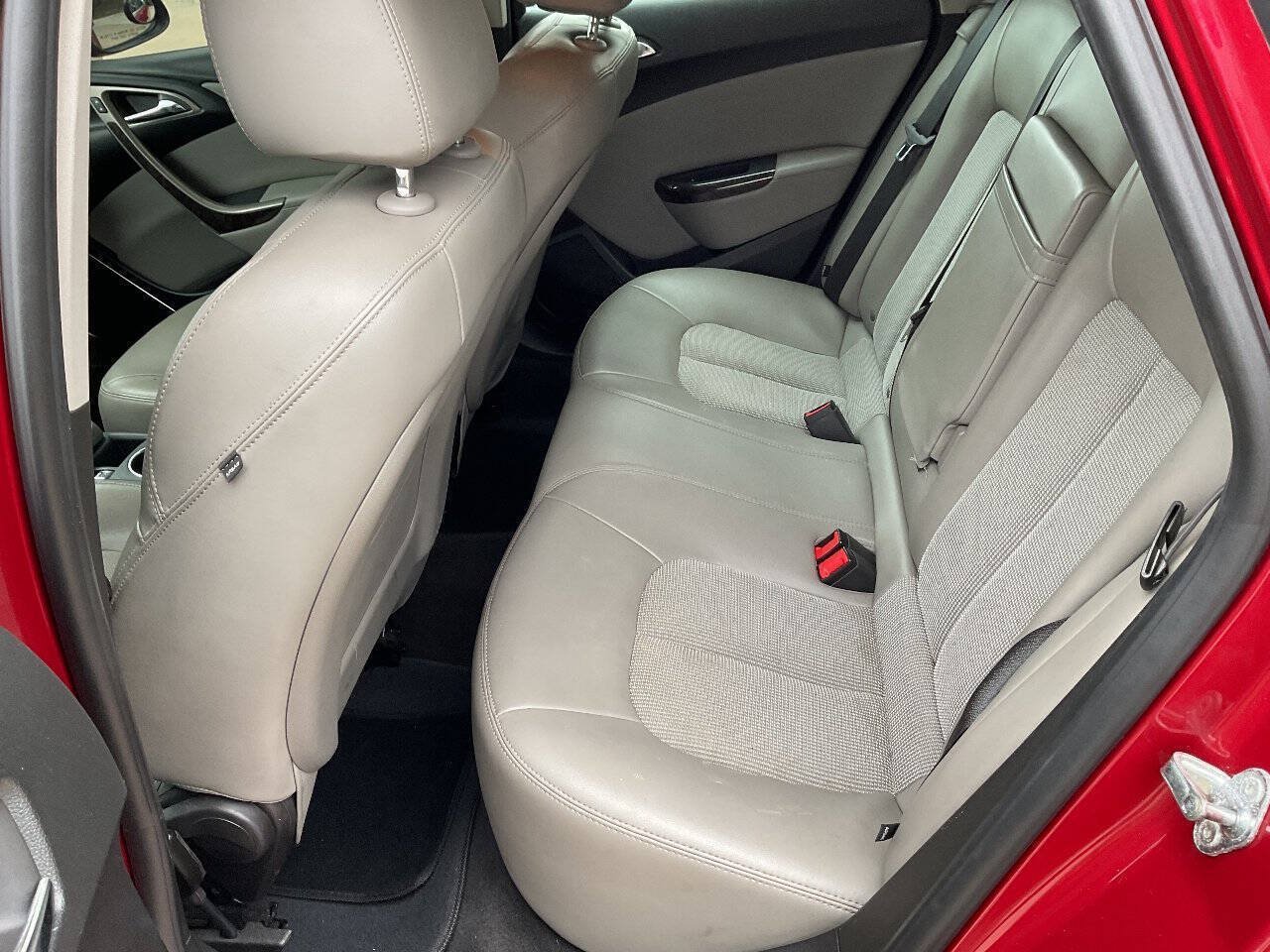 Used 2014 Buick Verano FWD image 9