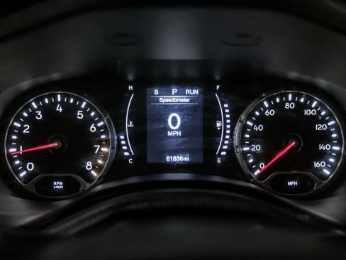 Used 2017 Jeep Renegade Altitude AWD/4WD image 19
