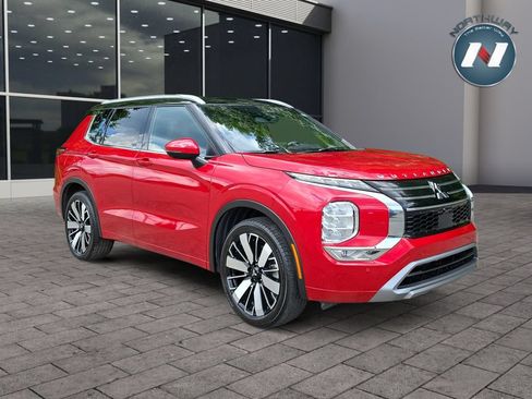 Used 2025 Mitsubishi Outlander SEL AWD/4WD image 7