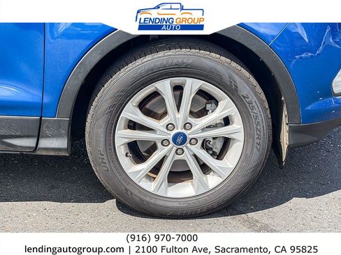 Used 2018 Ford Escape SE w/ SE Sync 3 Package AWD/4WD image 9