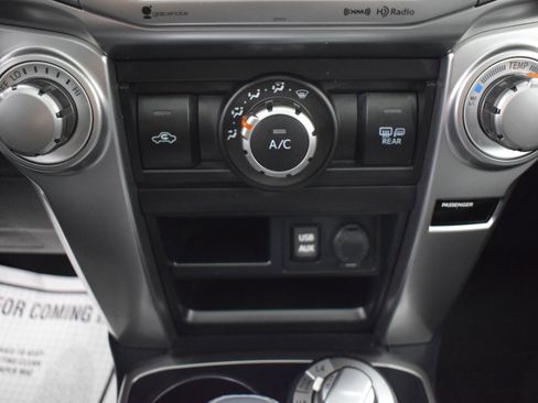 Used 2019 Toyota 4Runner SR5 Premium image 17