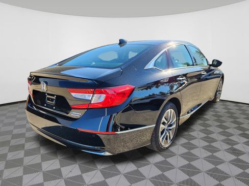 Used 2018 Honda Accord Touring image 4