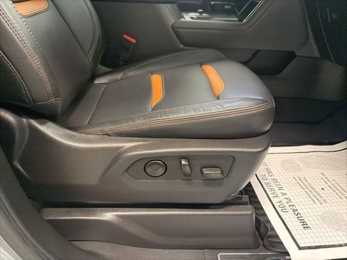 Used 2024 GMC Sierra 2500 AT4 image 19