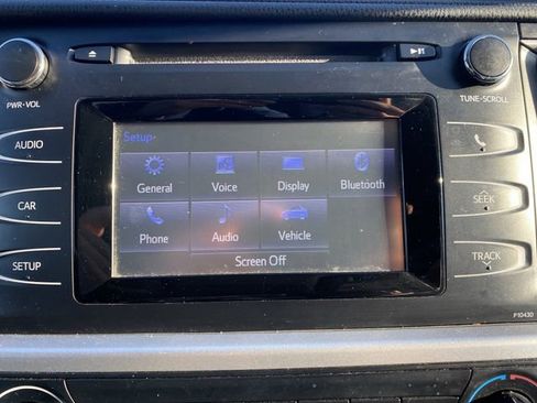 Used 2015 Toyota Highlander LE image 8