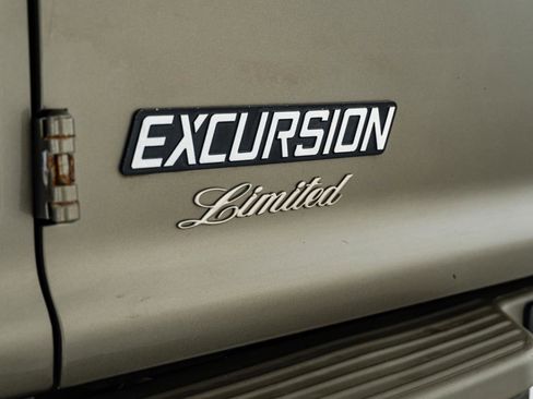 Used 2003 Ford Excursion Limited image 15