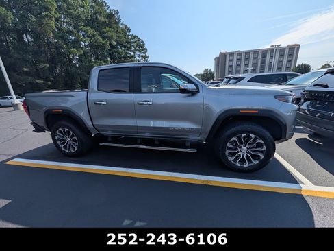Used 2024 GMC Canyon Denali AWD/4WD image 6